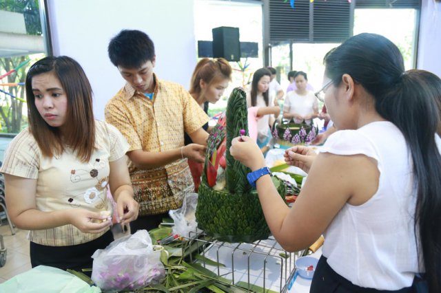 โครงการสืบสานประเพณีลอยกระทง 25 พฤศจิกายน 2558