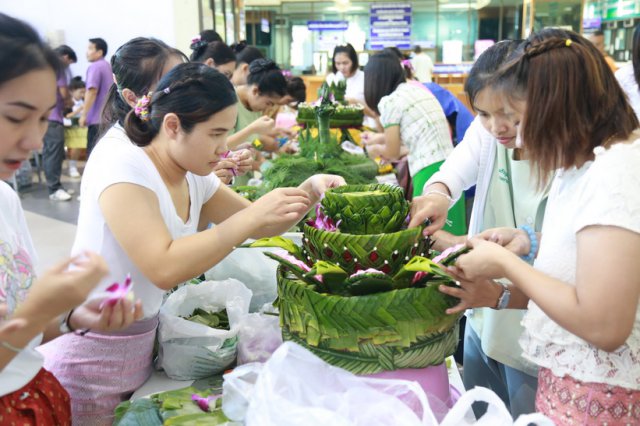 โครงการสืบสานประเพณีลอยกระทง 25 พฤศจิกายน 2558