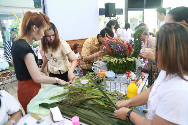 โครงการสืบสานประเพณีลอยกระทง 25 พฤศจิกายน 2558