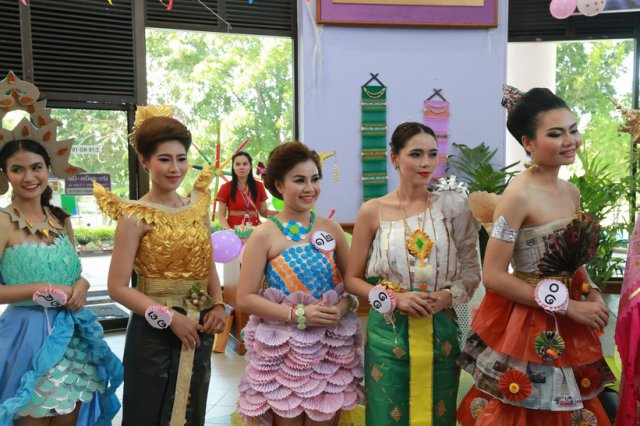 โครงการสืบสานประเพณีลอยกระทง 25 พฤศจิกายน 2558